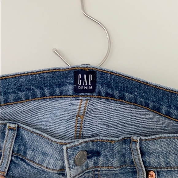 GAP jean shorts - Picture 2 of 2